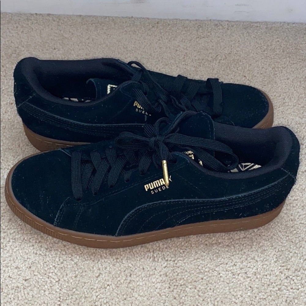 Pumas Suede Ankle Sneakers